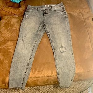 Vintage High Rise Distressed Skinny Jeans